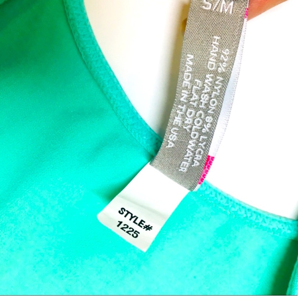 ❤️SOLD❤️🆕 Trendy Mint Green Stretchy Slimming Top - Picture 5 of 11